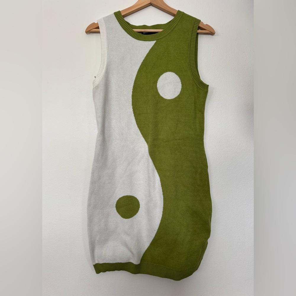 Green Ying Yang dress - Size L